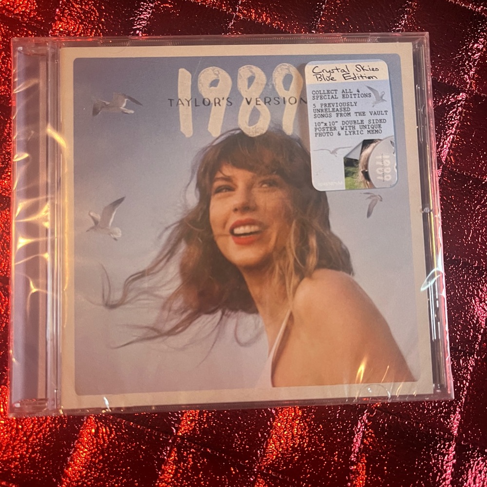 1989 Taylor’s version new in package with poster and unreleased tracks